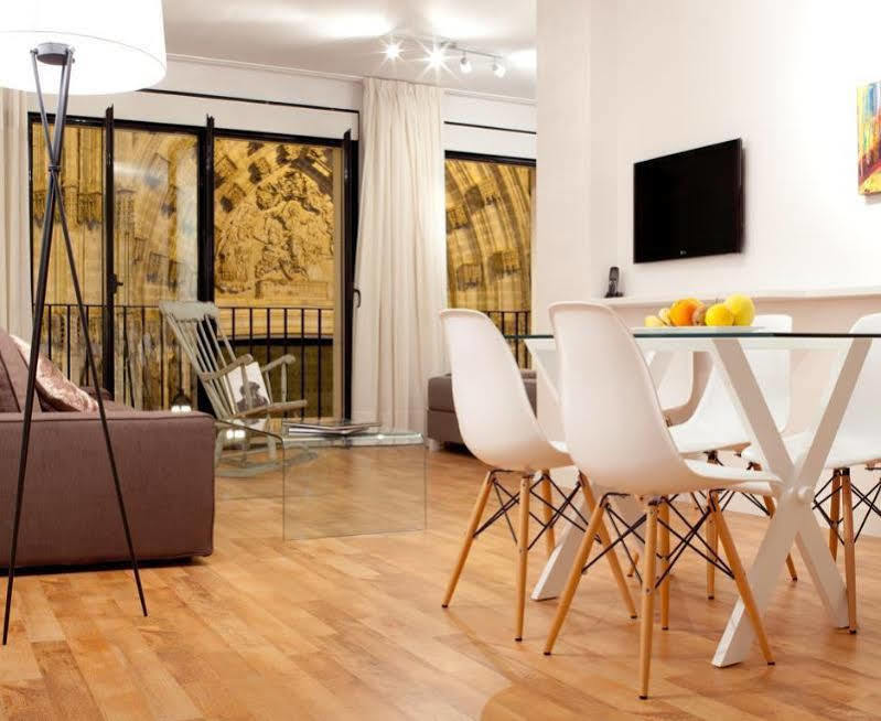 Puerta Catedral Apartments Sevilla Bagian luar foto